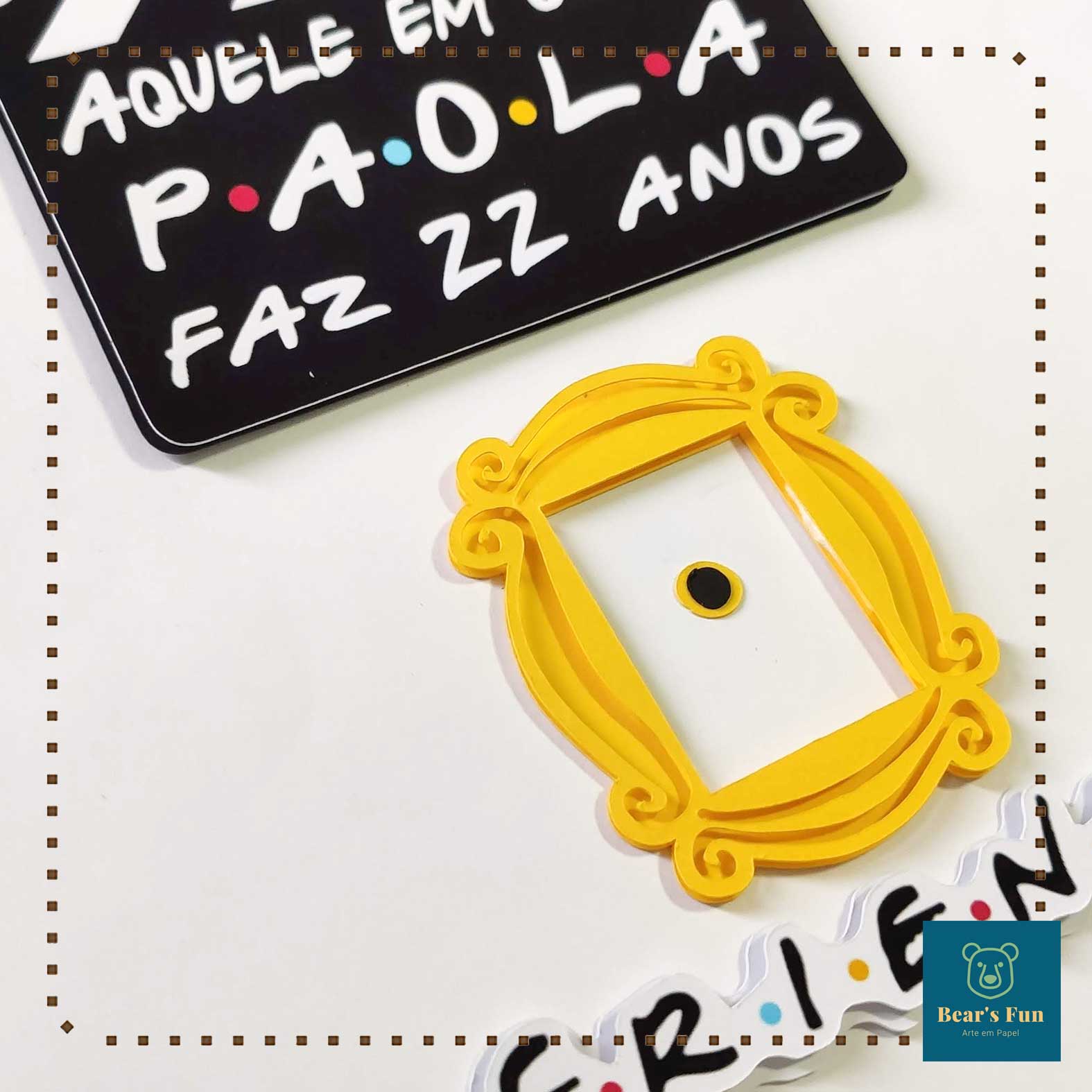 Aplique De Parede Ou Moldura De Porta Friends Mdf Amarelo- Quadro